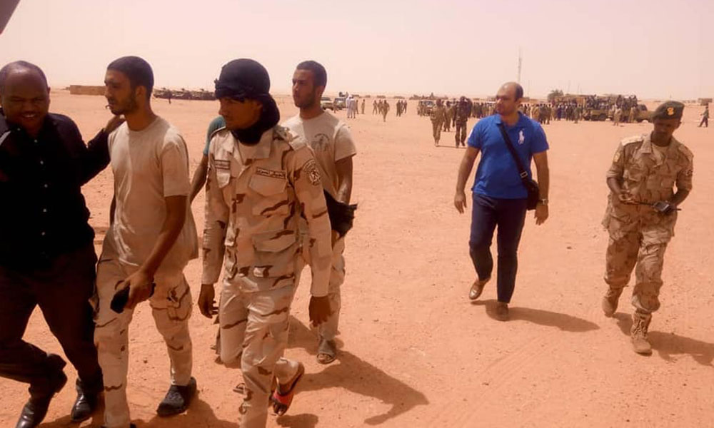 مخابرات السودان تحرّر عسكريين مصريين أُسروا بصحراء ليبيا