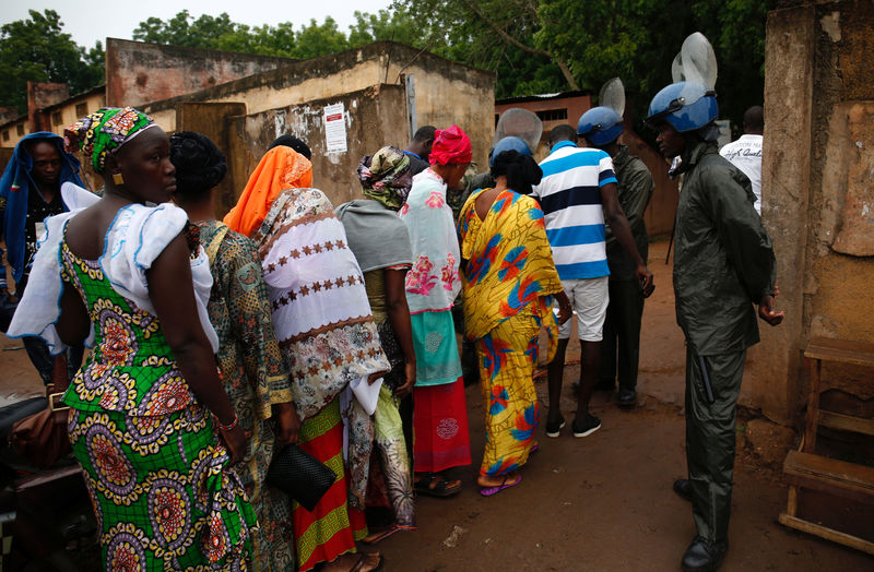 الحكومة: العنف يعطل التصويت في خمس مراكز الاقتراع في انتخابات مالي