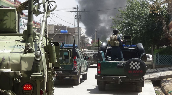 15 قتيلاً وأربعون جريحاً في انفجار لغم بحافلة في أفغانستان