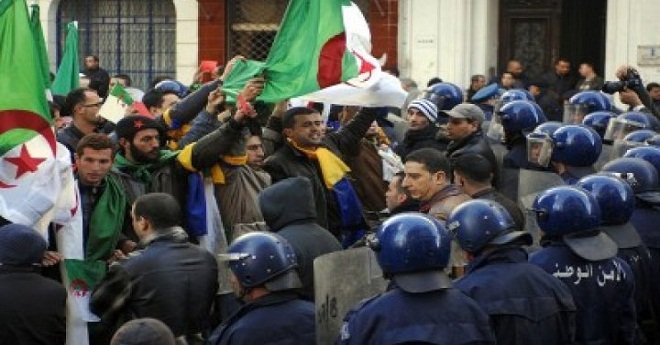 الجزائر: مخاوف من توسع الاحتجاجات وبوتفليقة يأمر باحتواء الموقف