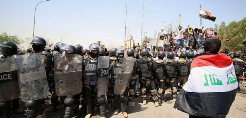 العراق .. مقتل محتج في البصرة خلال اشتباكات مع قوات الأمن