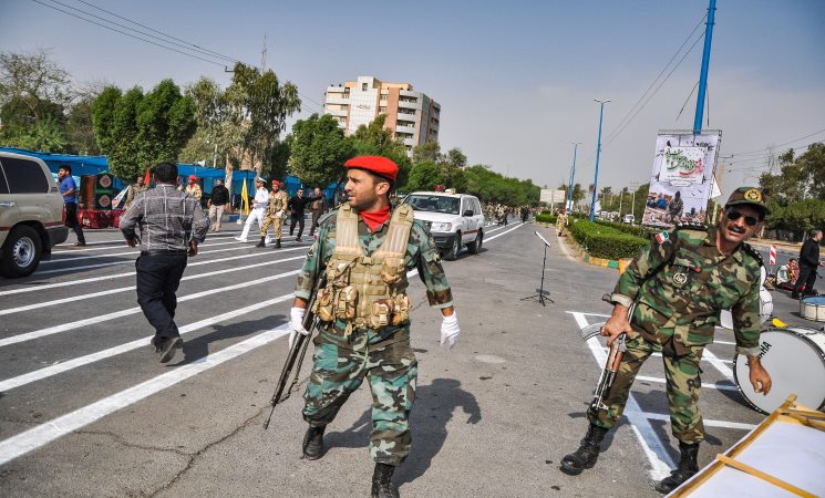 تنظيم “الدولة” يزعم الوقوف وراء الهجوم على العرض العسكري في إيران