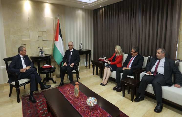 رئيس الوزراء الفلسطيني يؤكد أهمية الوصول لاتفاق شراكة كاملة مع الاتحاد الأوروبي