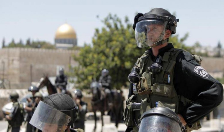استشهاد فلسطيني برصاص الاحتلال والأخير يعتقل راهبا ويقمع وقفة احتجاجية للأقباط في القدس المحتلة
