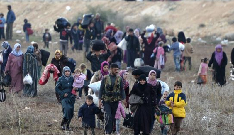 سوريا .. نزوح أكثر من 5 آلاف عائلة بسبب هجمات النظام في إدلب