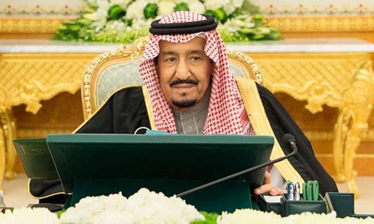 العاهل السعودي يهاجم إيران ويتمسك بكيان مجلس التعاون الخليجي