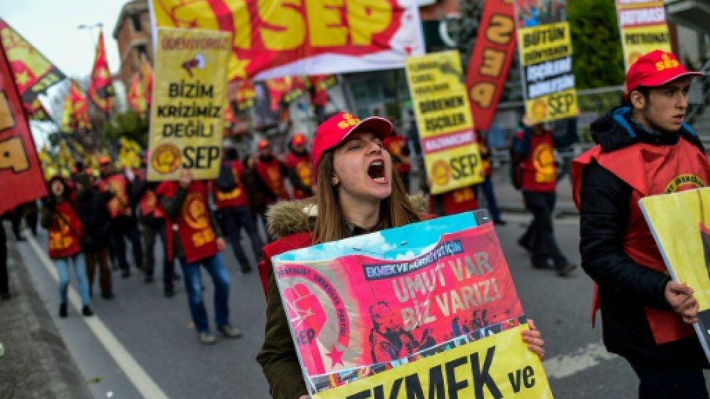 الآلاف يتظاهرون في إسطنبول احتجاجا على غلاء المعيشة