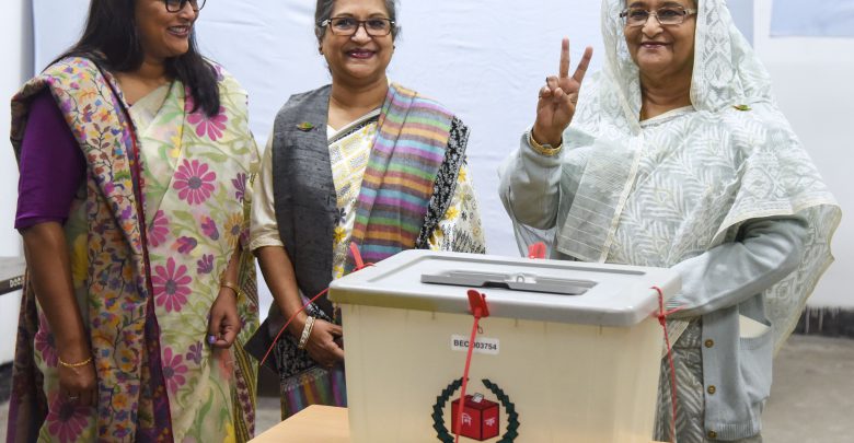 الشيخة حسينة نحو فوز ساحق في انتخابات بنغلادش