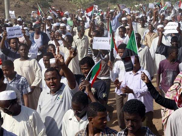 إصابة 9 سودانيين بطلقات نارية خلال مظاهرة في أم درمان