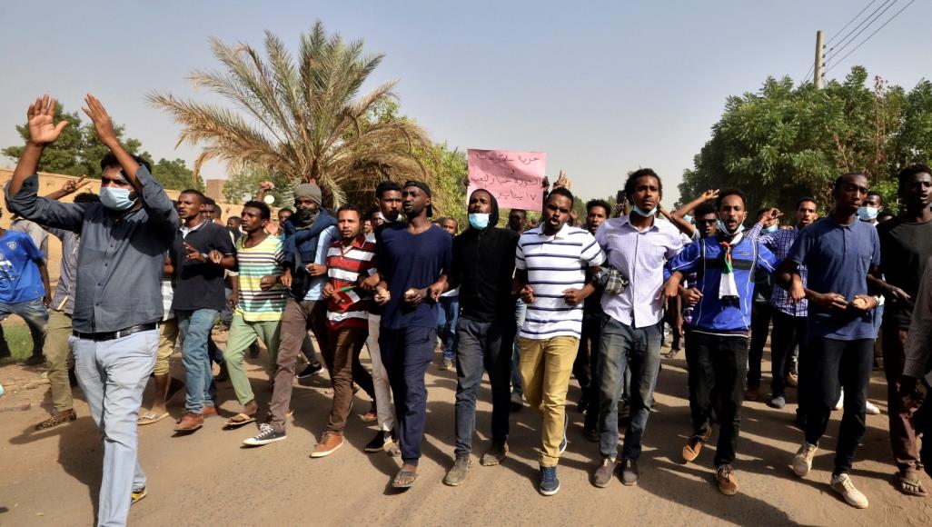 قتيل باحتجاجات السودان وهيئة اتهام بقضية مقتل معلم خشم القربة