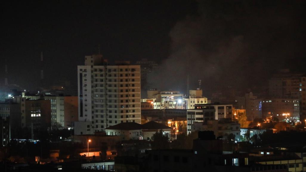 غارات إسرائيلية على عشرات المواقع في غزة