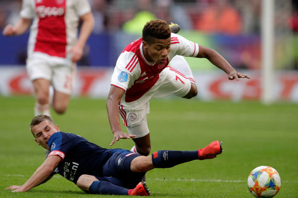 أياكس يهزم آيندهوفن في كلاسيكو الدوري الهولندي