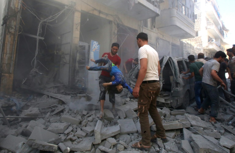 مقتل 12 مدنياً في غارات جوية لقوات النظام السوري على شمال غرب البلاد