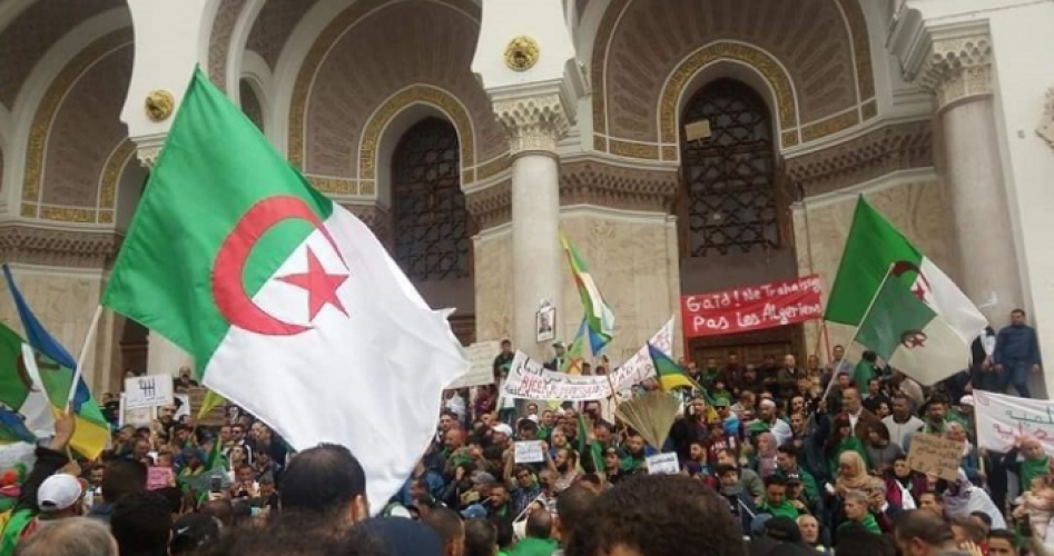 للجمعة الـ17.. الجزائريون يواصلون مظاهراتهم المصرة على تغيير النظام