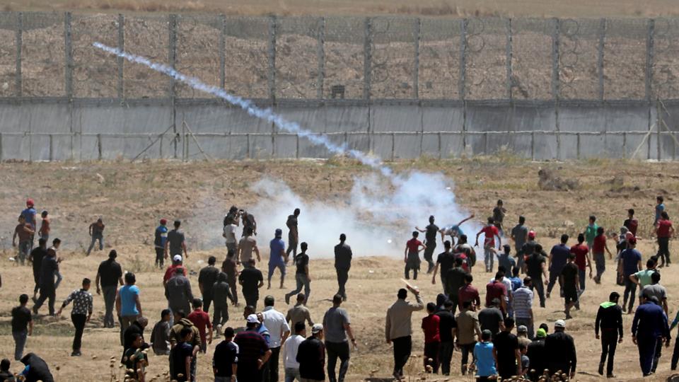 إصابة عشرات الفلسطينيين برصاص الاحتلال خلال مشاركتهم بمسيرات العودة في غزة