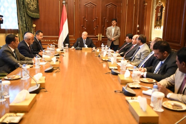 الرئيس هادي يلتقي محافظي عدد من المحافظات