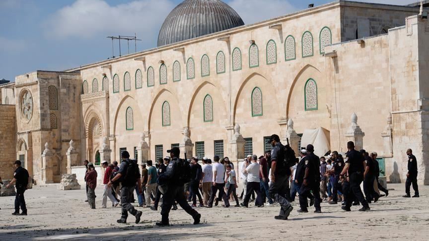 عشرات المستوطنين الإسرائيليين يجددون اقتحاماتهم للمسجد الأقصى