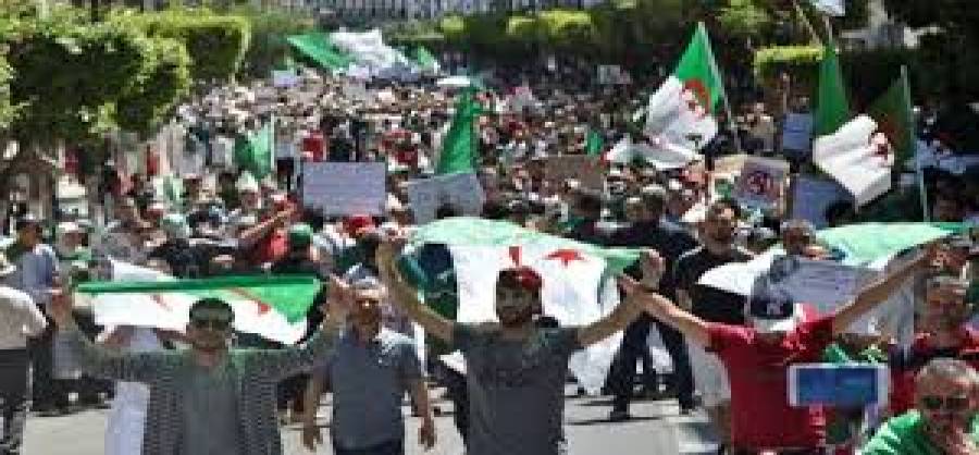 الجزائريون يتظاهرون بكل إصرار للجمعة الـ 28 للمطالبة بتغيير النظام