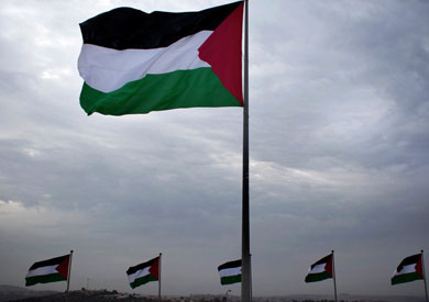 الحكومة الفلسطينية تطلق خطة “العناقيد التنموية” للانفكاك عن إسرائيل