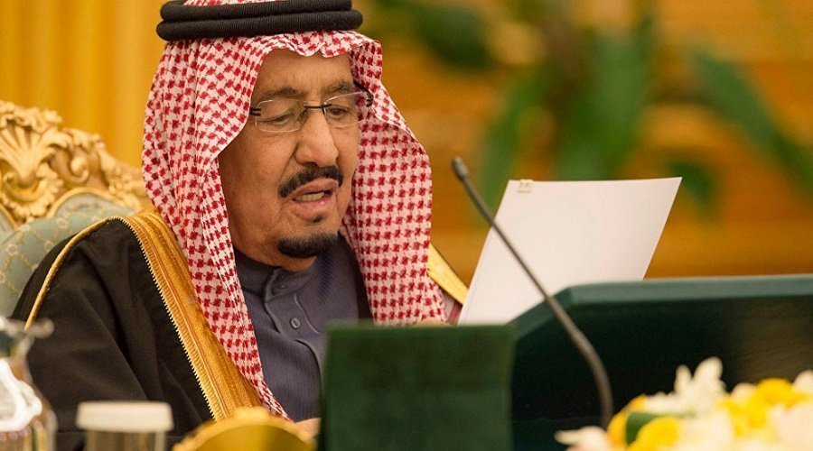 العاهل السعودي يأمر بعدم التعاقد مع المكاتب الأجنبية لتقديم الخدمات الاستشارية