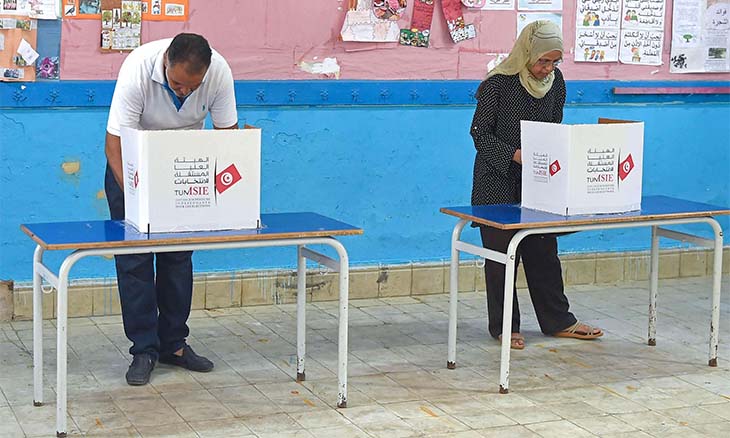 التونسيون يصوتون لانتخاب ثامن رئيس في تاريخ البلاد