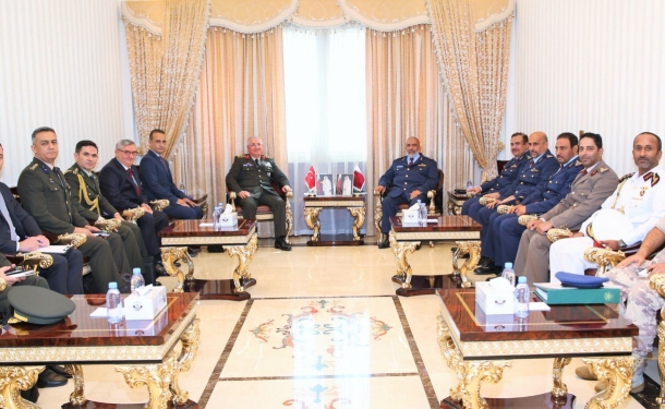 رئيسا أركان تركيا وقطر يبحثان تعزيز التعاون العسكري
