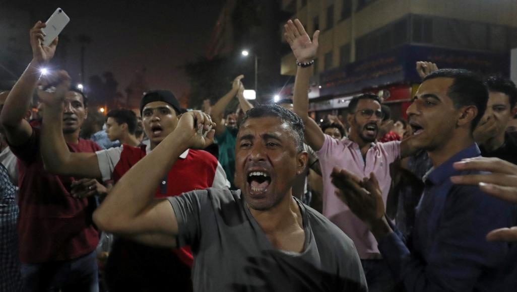 تواصل الاحتجاجات في مصر والسلطات تعتقل أكثر من 200 متظاهر
