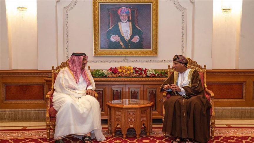قطر وسلطنة عمان تبحثان تعزيز التعاون العسكري