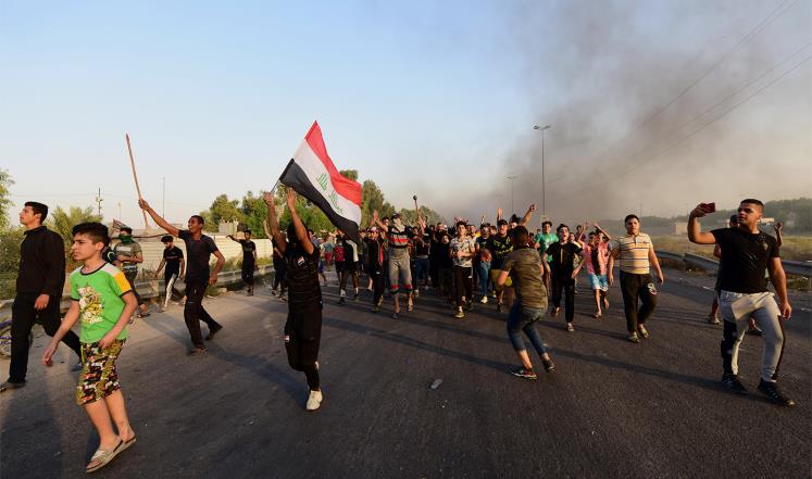 العراق.. 7 قتلى بتجدد الاحتجاجات والبرلمان يدعو للقاء عاجل