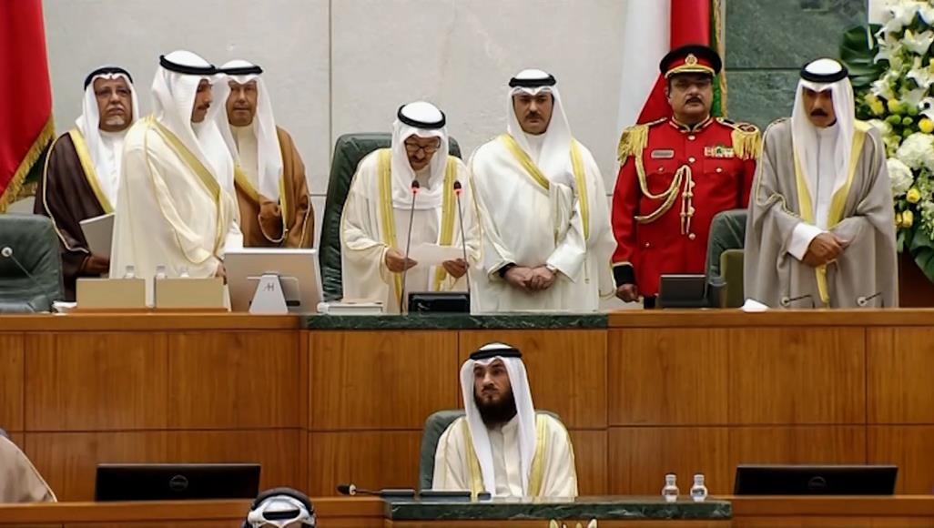 أمير الكويت: أزمة الخليج تضعف وحدته واستمرارها غير مقبول