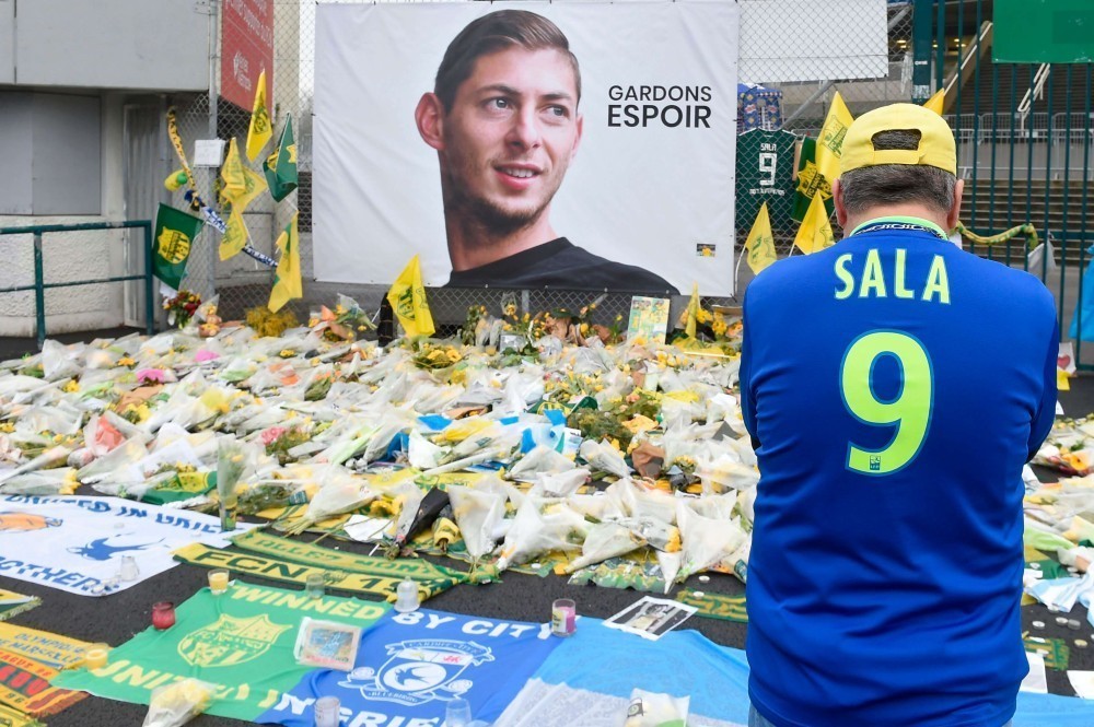 الفيفا: كارديف يواجه حظرا على الانتقالات بسبب قضية سالا