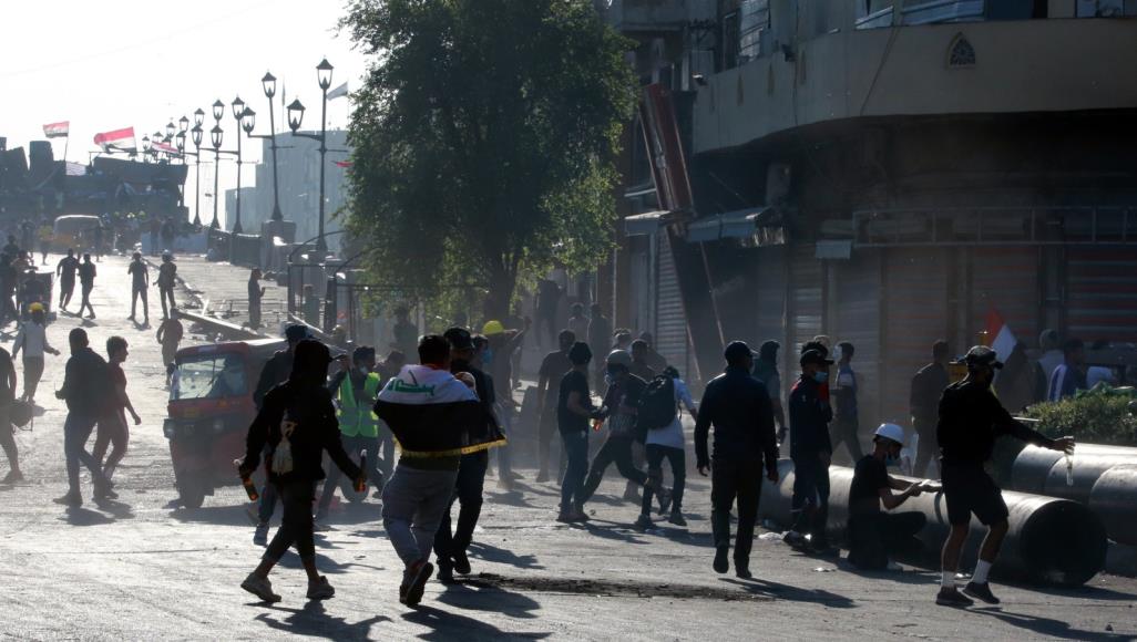 احتجاجات العراق.. مقتل متظاهرين قرب البنك المركزي والسيستاني يطالب بتعجيل الإصلاحات
