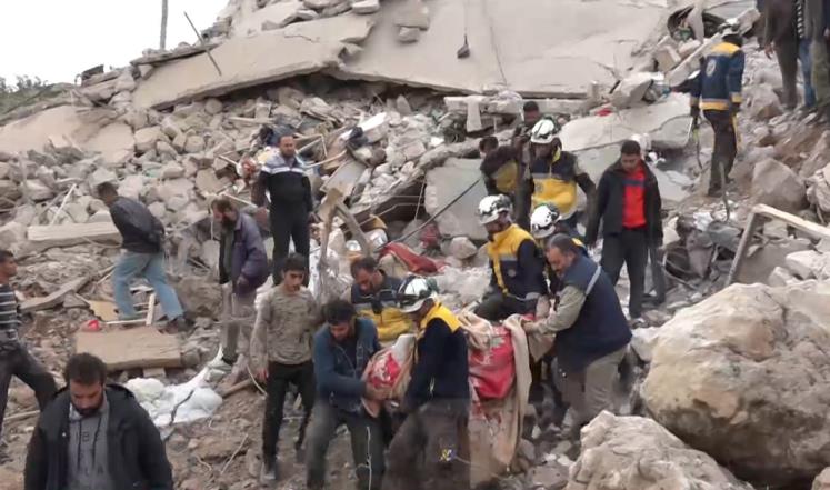 سوريا.. طائرات روسية تسقط ضحايا مدنيين وبوتين يمتدح مهنية قواته