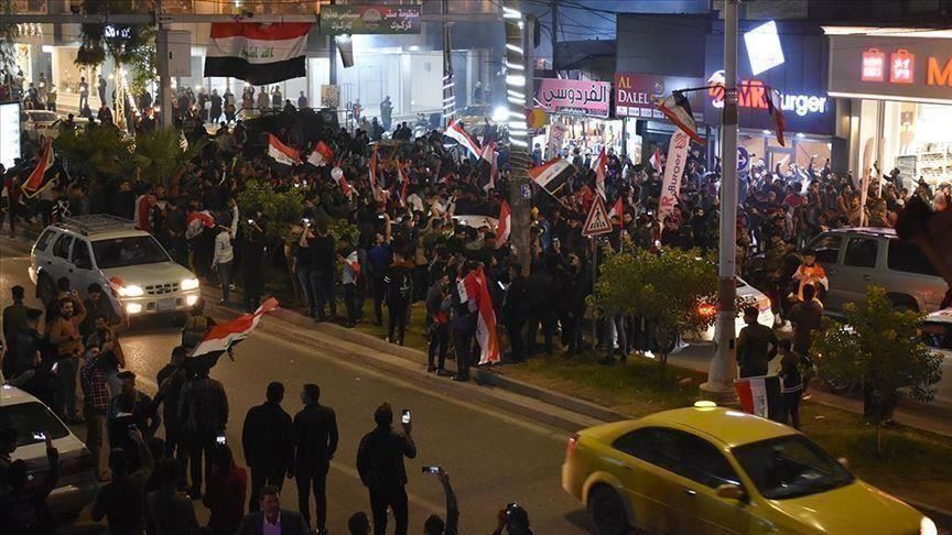 العراق.. إصابة 15 متظاهرا باشتباكات مع قوات الأمن وسط بغداد