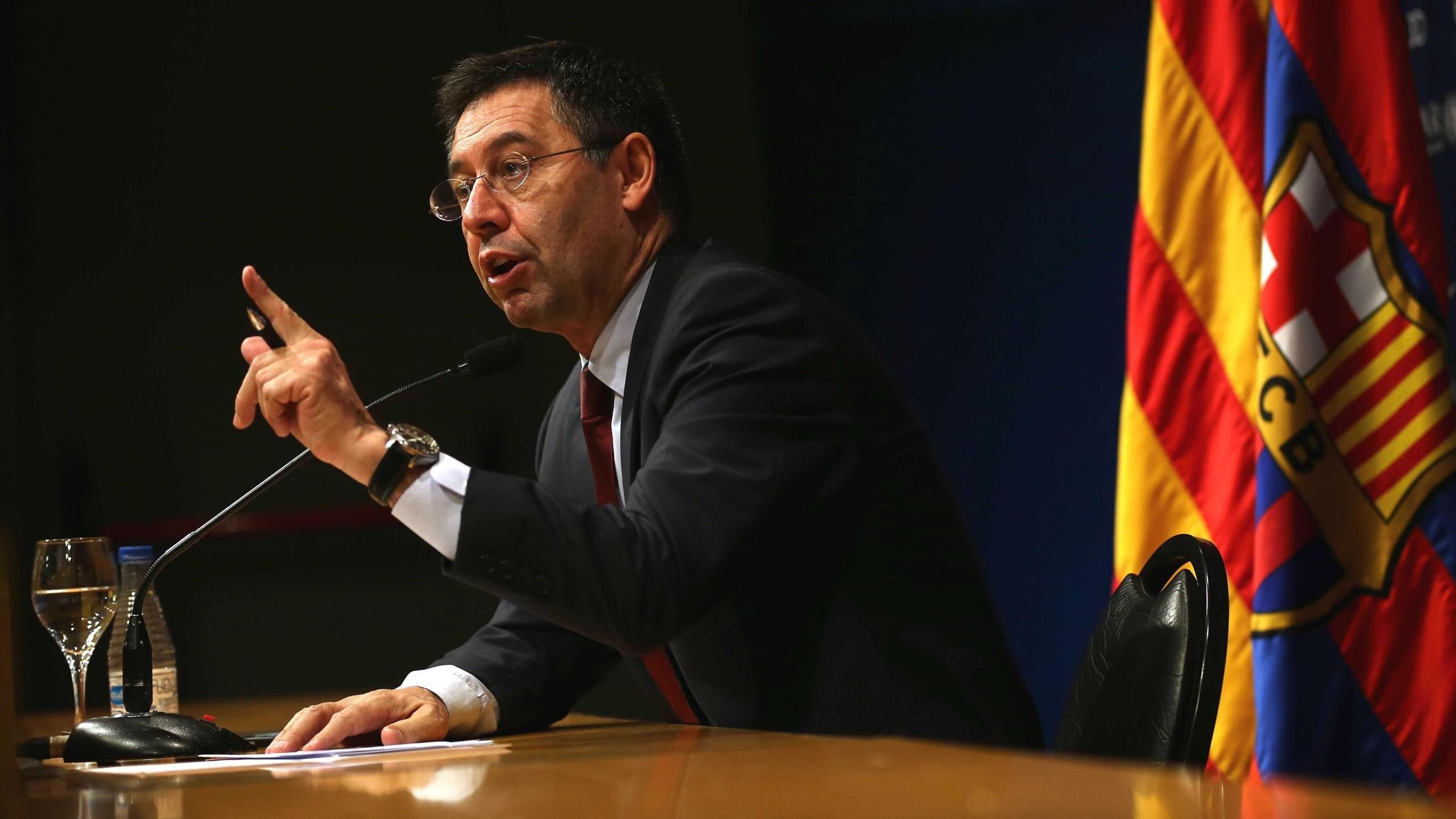 برشلونة يدافع عن تورط بارتوميو في بيان رسمي