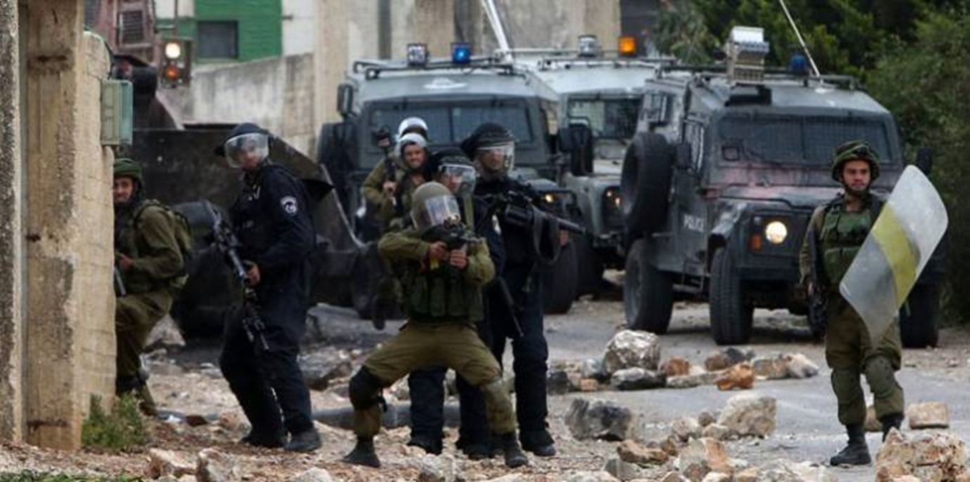 إصابة عشرات الفلسطينيين بمواجهات مع جيش الاحتلال بالضفة
