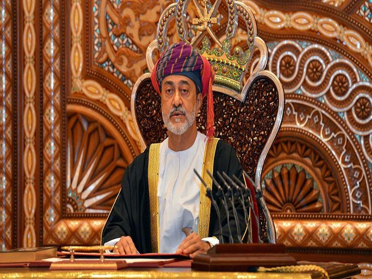سلطان عمان يتعهد في خطاب للأمة بالمضي على خطى سلفه