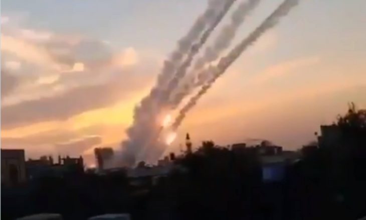 إطلاق 20 قذيفة صاروخية من قطاع غزة على إسرائيل وانطلاق صافرات الإنذار