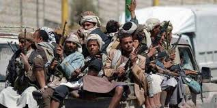 مليشيات الحوثي تجبر الأهالي في محافظة على إرسال اولادهم إلى الجبهات