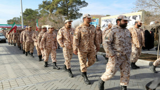تقرير: كورونا يضرب أنشطة قواعد إيران العسكرية