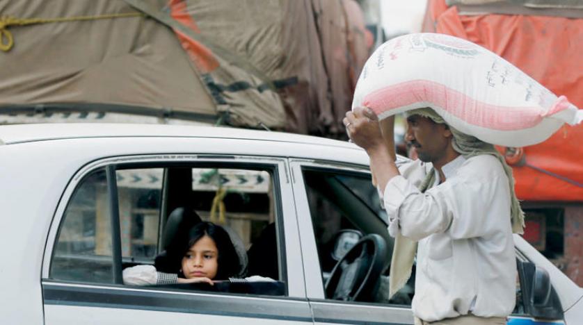 الحوثيون يستعدون للعيد بإفراغ جيوب المسافرين