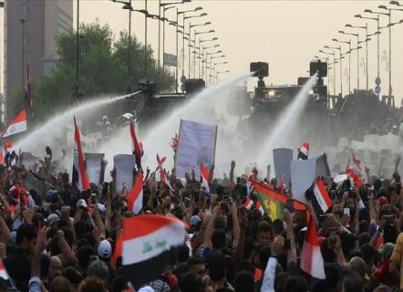 محتجون عراقيون يطالبون باستقالة مسؤولي “النجف” و”الديوانية”