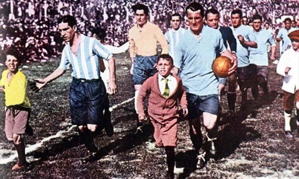 الأوروغواي تحتفل بـ90 عاما على لقب المونديال الأول