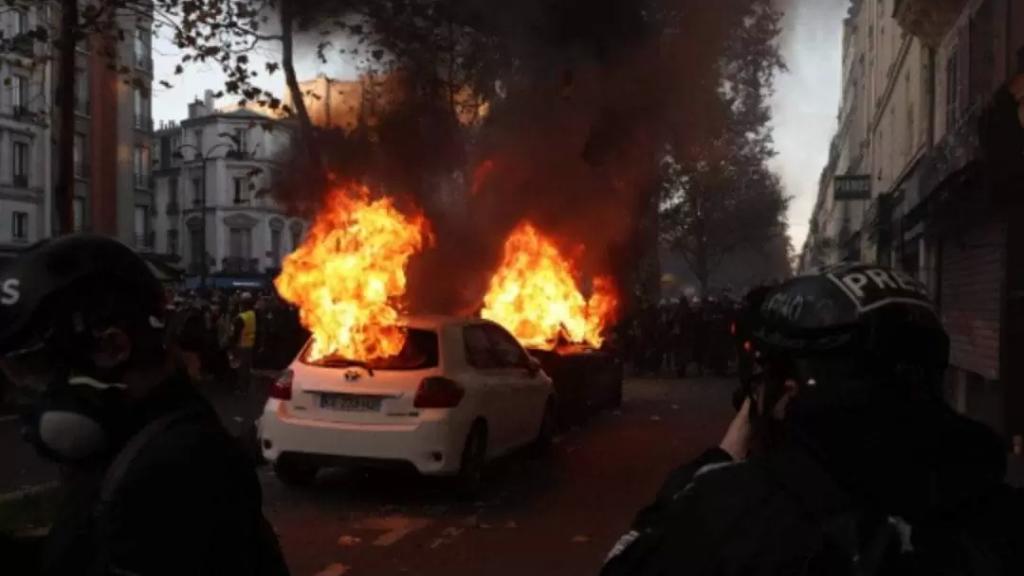 احتجاجات وأعمال عنف وسط باريس تنديدا بقانون 
