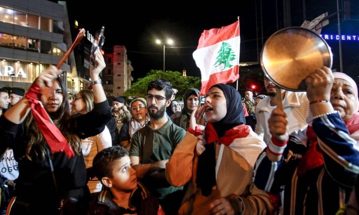 لبنان: تضامن قواتي مع علي الأمين.. وثوار 17 تشرين يرفضون استدعاء العميد نادر ومحاولات التطويع