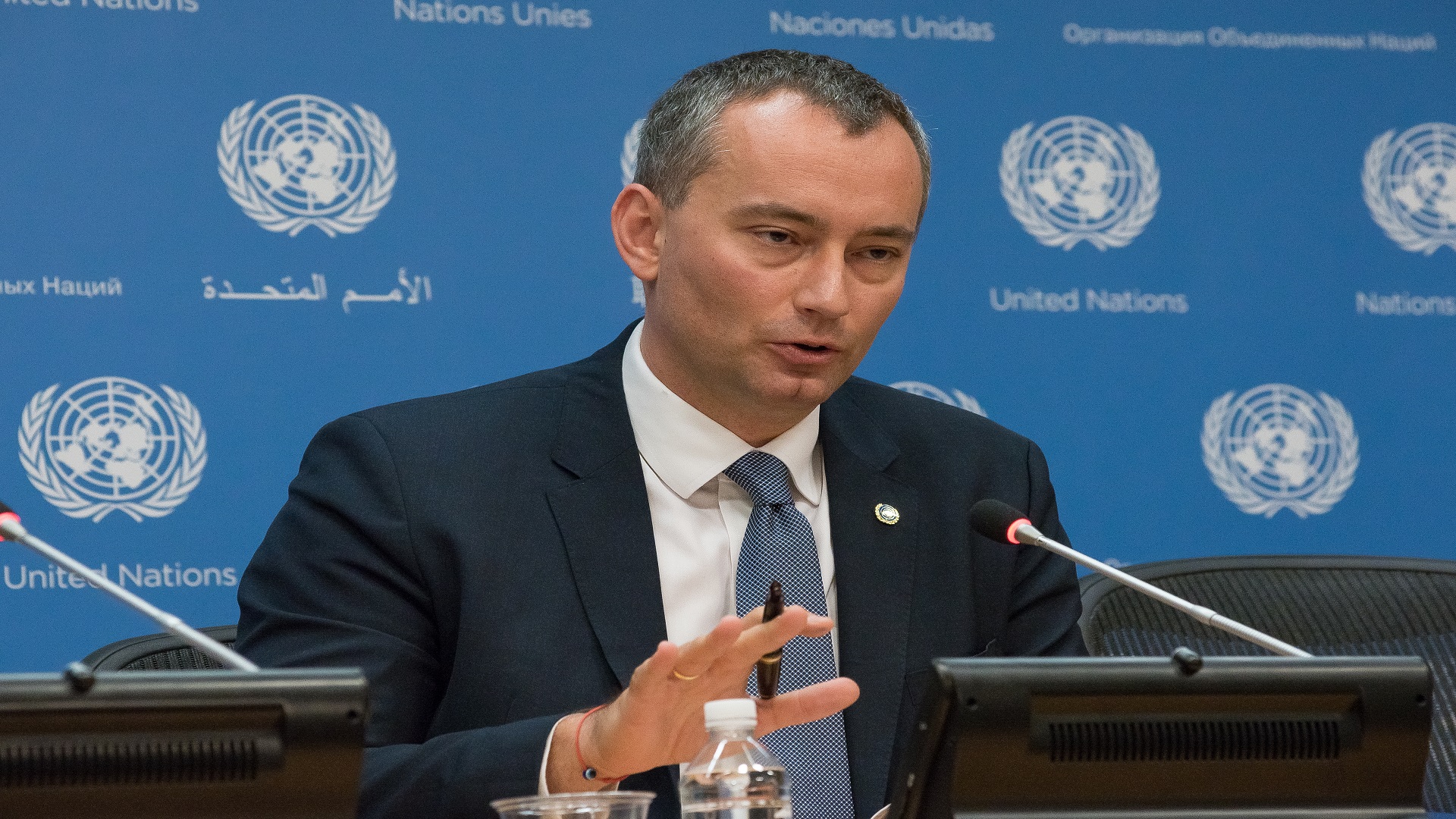 ملادينوف يعتذر عن عدم تولي منصب مبعوث الأمم المتحدة إلى ليبيا