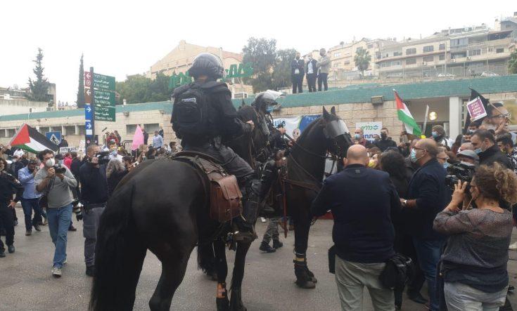 شرطة الاحتلال الإسرائيلي تعتدي على فلسطينيين احتجوا على زيارة نتنياهو للناصرة