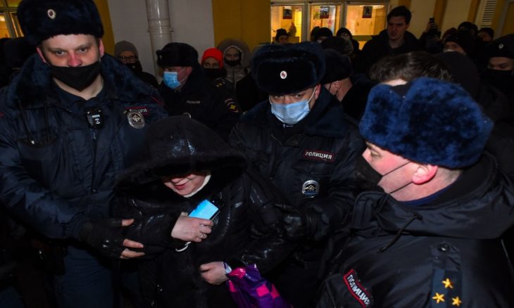 اعتقال عشرات الأشخاص خلال تظاهرات مؤيدة لنافالني في روسيا