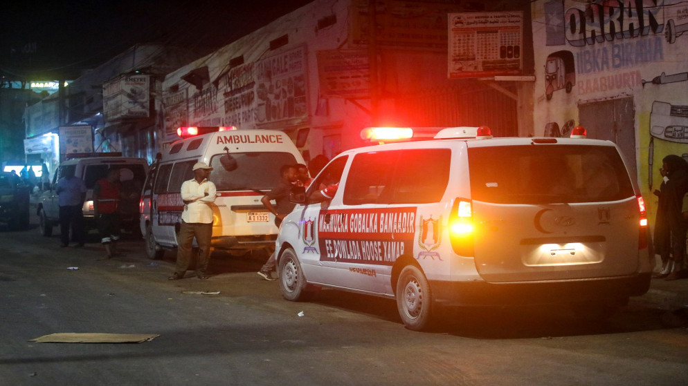 انفجار قنبلة وإطلاق نار في فندق بالصومال