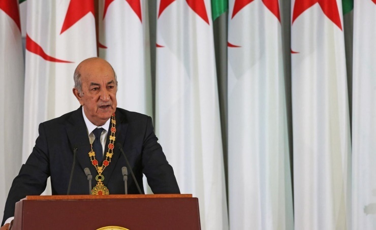 الرئيس الجزائري يعود إلى بلاده بعد شهر في ألمانيا للعلاج من مضاعفات كوفيد-19